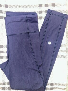 lululemon athletica Align High-Rise Cropped/Capri Leggings in True Navy 28”
